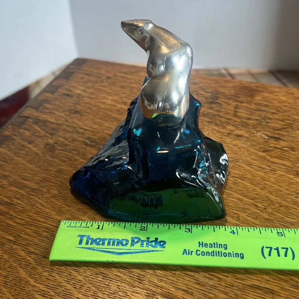 Vtg Avon Arctic King PlasticSilver PolarBear On Blue Ice Glass Bottle seepic